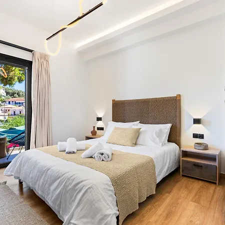 Hotel Porto Vathi *